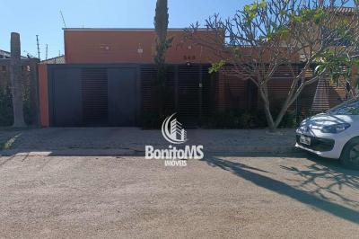 Casa com Piscina à Venda no Bairro Jardim Andreia