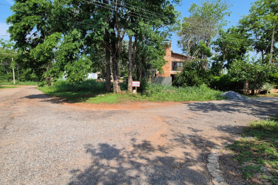  Terreno de Esquina no Solar dos Lagos I