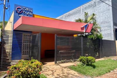 Salão comercial com Casa