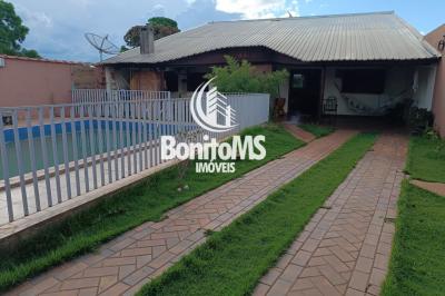 Casa na Vila Donaria com piscina e mobiliada